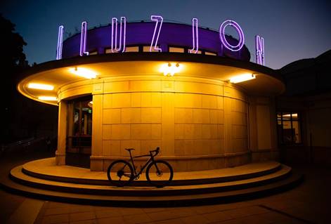Cinema Iluzjon (Kino Iluzjon) –- Varsóvia, Polônia (2023) | crédito: Sergio Poroger