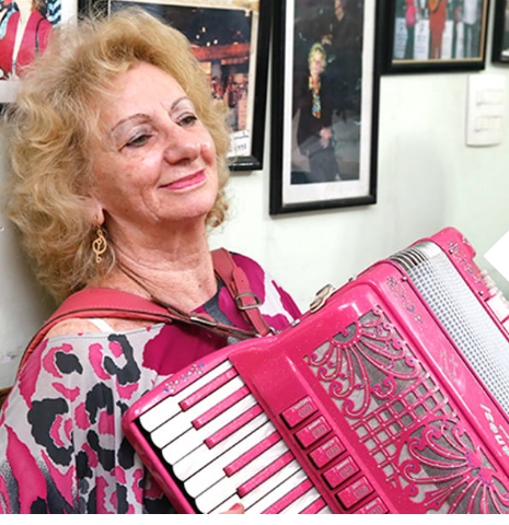Renata Sbrighi - Sanfona/Acordeon