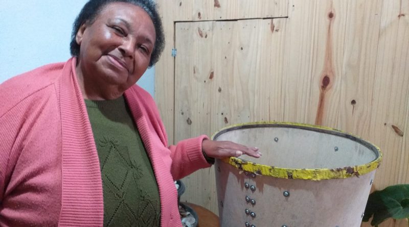 Dona Maria Baptista, mãe do tambor de sopapo