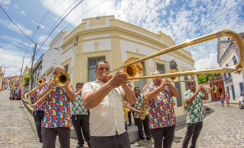 Orquestra de Frevo do Babá - FREVOESSÊNCIA
