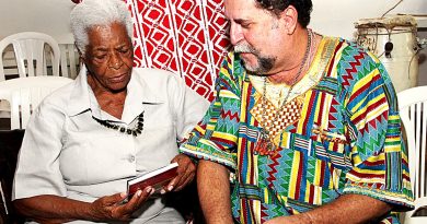 Mãe Stella e Raul Lody