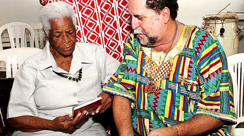 Mãe Stella e Raul Lody