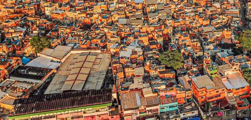 Quadra da Mangueira no Morro da Mangueira - reprodução site