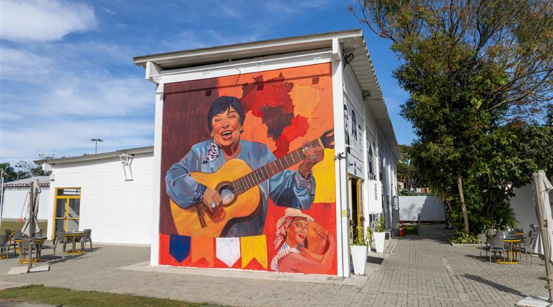 Arte: Cazé. Foto: Paulo Dias