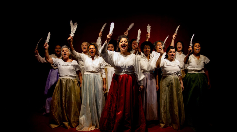 Espetáculo "Carta à Rainha Louca", que faz parte da mostra "2025 Em Cena". Foto: Reprodução