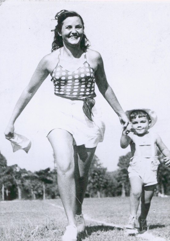 Zélia Gattai e Luis Carlos Veiga, 1944. Acervo Zélia Gattai - Fundação Casa de Jorge Amado