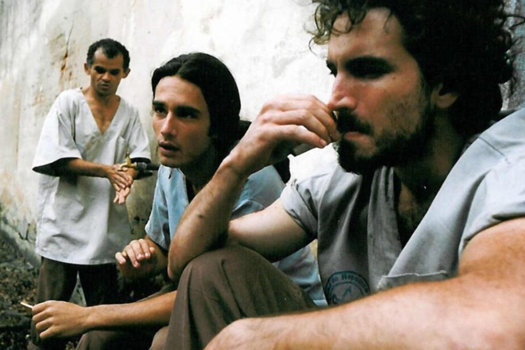 Cena do filme BICHO DE 7 CABEÇAS - Cinemateca
