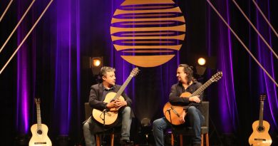 SescTV - Movimento Violão 2025 - Inovações na Luteria Brasileira, com o violonista Chrystian Dozza e o luthier e violonista Cleyton Fernandes. Apresentação Paulo Martelli e Juliana Oliveira. Gravado no Sesc Santo André SP. © alex ribeiro / visormagico