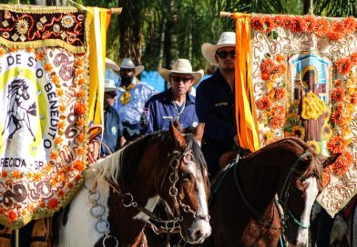 Cavalaria de S. Gonçalo e S. Benedito - foto Fábio Bueno - IPHAN