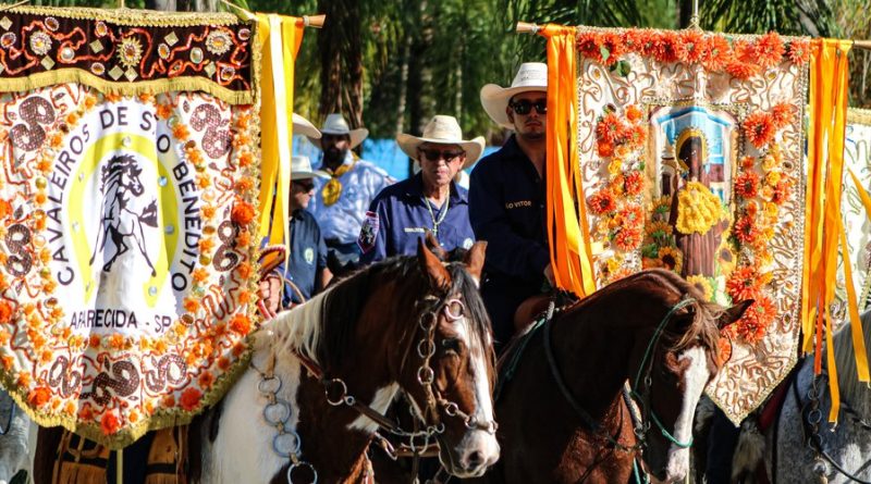 Cavalaria de S. Gonçalo e S. Benedito - foto Fábio Bueno - IPHAN