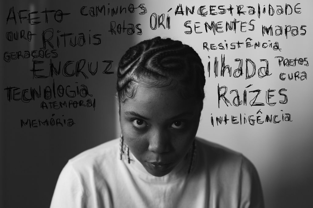 Fotógrafa bahiana Helen Salomão receberá o Prêmio Fotolivro Artesanal - crédito: Helen Salomão, autorretrato