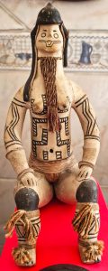 ÍndiaEscultura marajoara em cerâmicaAutor desconhecido, tem mais de 40 anos de idade26 cm de altura