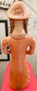 Mulher em trajes típicosAutor desconhecido25 cm de altura