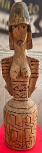 MulherEscultura marajoara em madeiraAutor desconhecido, tem mais de 40 anos de idade27 cm de altura