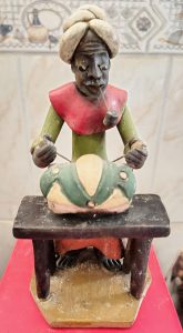 Homem trabalhando com cachimboLuiz Galdino de Caruaru, PEDécada 197018 cm de altura
