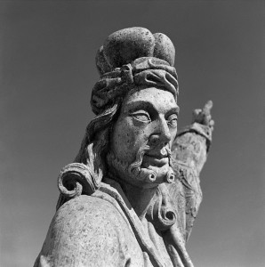 Profeta Habacuc-escultura do Aleijadinho-Santuário do Bom Jesus de Matosinhos-Congonhas-MG-1947-Marcel Gautherot-Acervo IMS